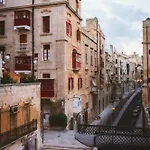 Apartamento Comfortable 1br With Maltese Balcony In By 360 Estates Valeta