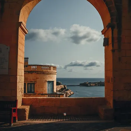 Comfortable 1br With Maltese Balcony In By 360 Estates Apartamento Valeta