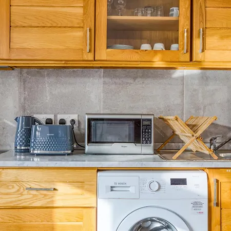 Comfortable 1br With Maltese Balcony In By 360 Estates