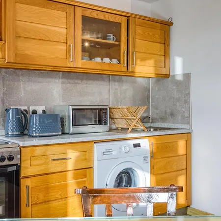 Comfortable 1br With Maltese Balcony In By 360 Estates *