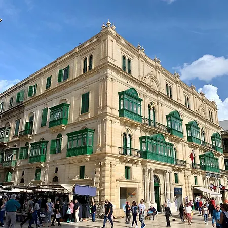Comfortable 1br With Maltese Balcony In By 360 Estates * Valletta