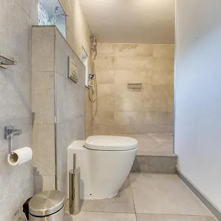 Comfortable 1br With Maltese Balcony In By 360 Estates *