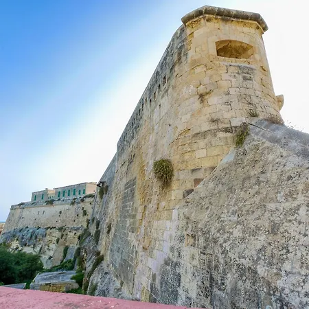 Comfortable 1br With Maltese Balcony In By 360 Estates