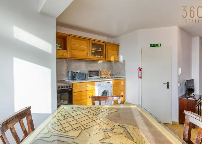 Apartamento Comfortable 1br With Maltese Balcony In By 360 Estates *