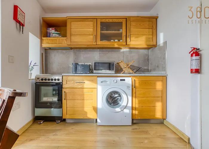 Comfortable 1br With Maltese Balcony In By 360 Estates *