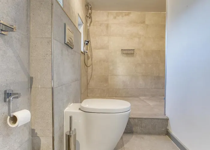 Comfortable 1br With Maltese Balcony In By 360 Estates *