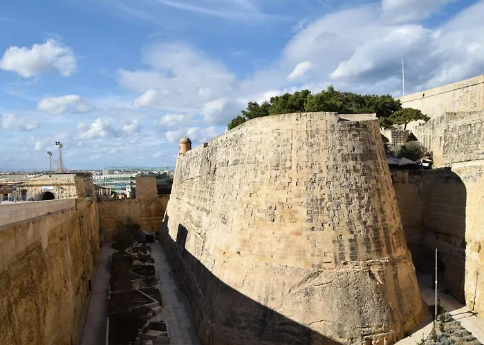 Comfortable 1br With Maltese Balcony In By 360 Estates La Valletta